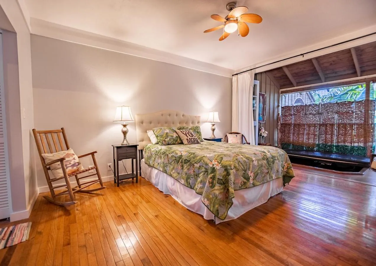Molokai, Hawaii - Beautiful Beachfront Townhouse - Longterm Or Shorterm Rental Maunaloa