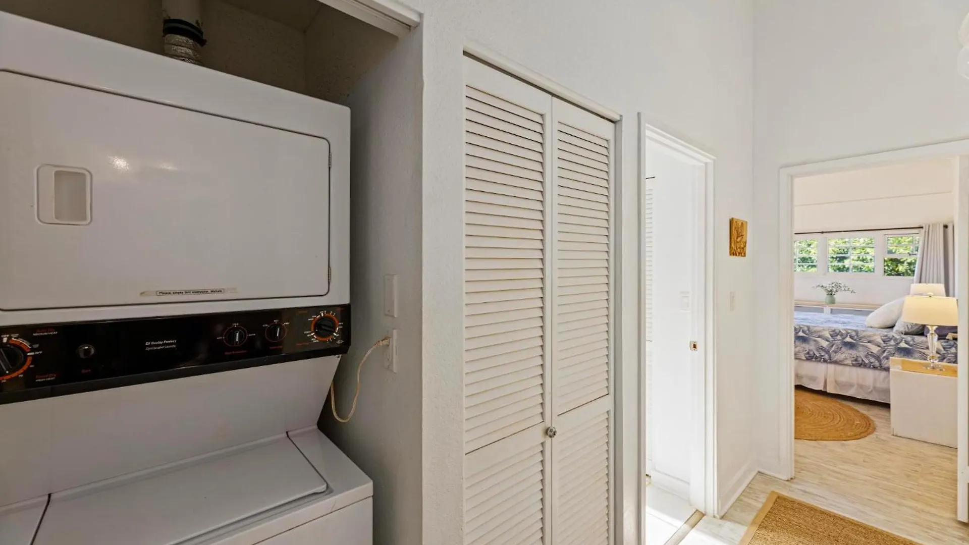 Molokai, Hawaii - Beautiful Beachfront Townhouse - Longterm Or Shorterm Rental Maunaloa
