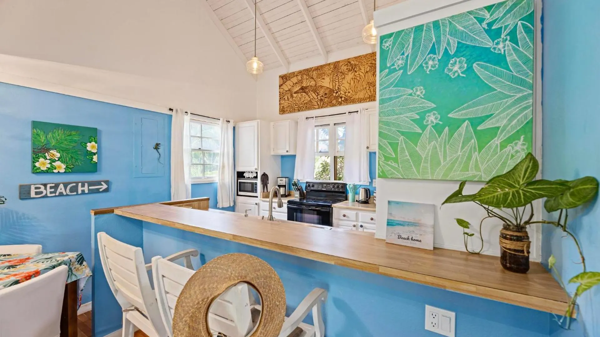 Molokai, Hawaii - Beautiful Beachfront Townhouse - Longterm Or Shorterm Rental Maunaloa United States